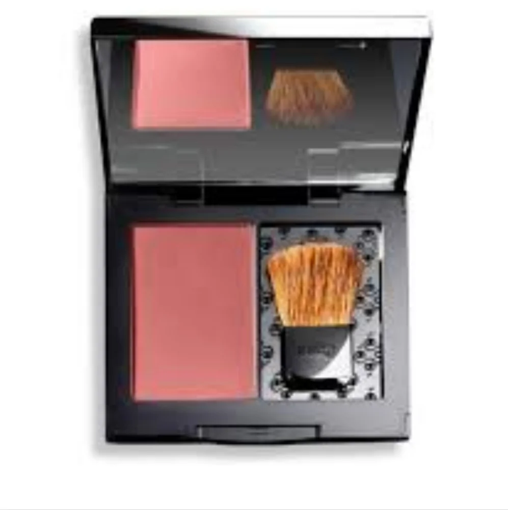 Esika pro blush palette w/ mirror and applicator
